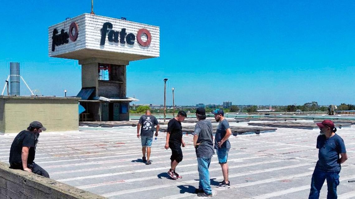 El desarrollo del cementerio: un modelo con una macro que mata la micro, por Florencia Fiorentin y Fernando Molina