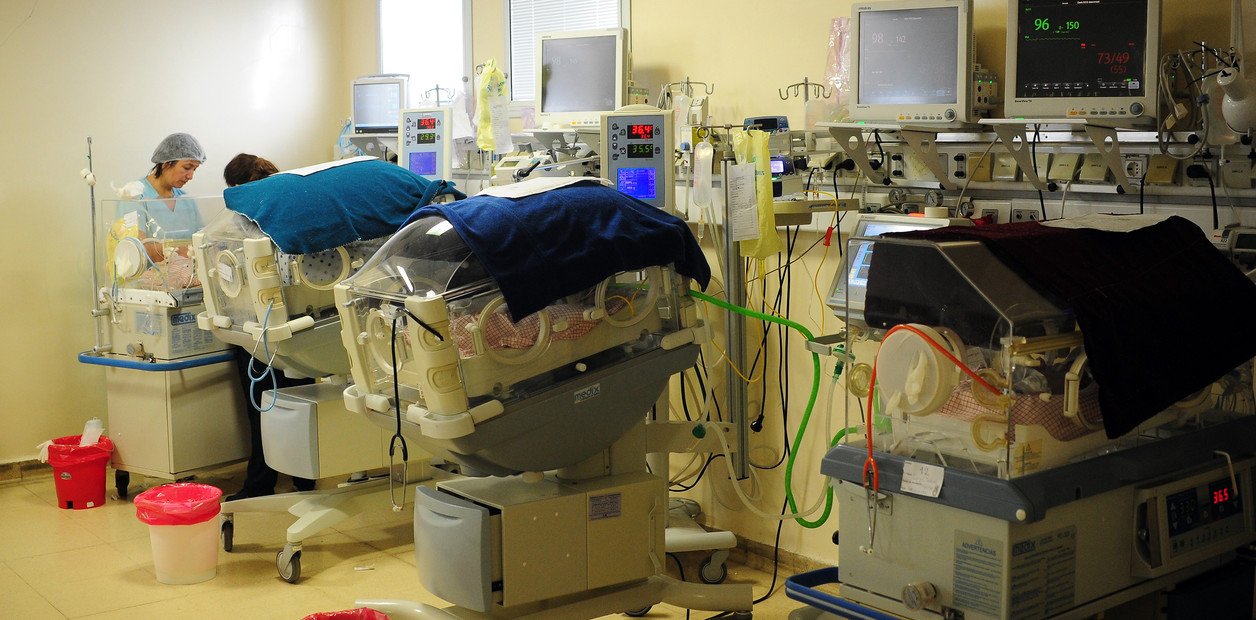 El informe que confirma el aumento de la mortalidad infantil y el índice que no se revertirá