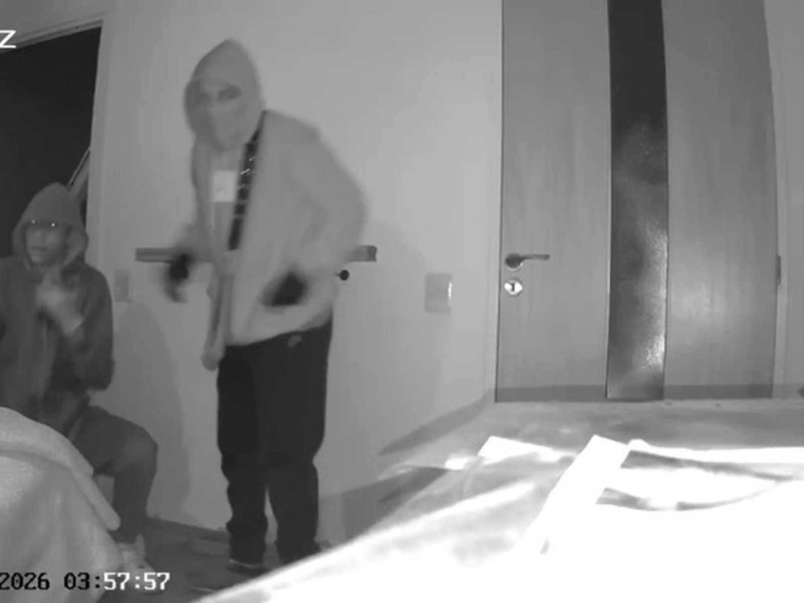 El video del brutal ataque de la Banda del Millón a la abuela influencer: "Callate porque te matamos"