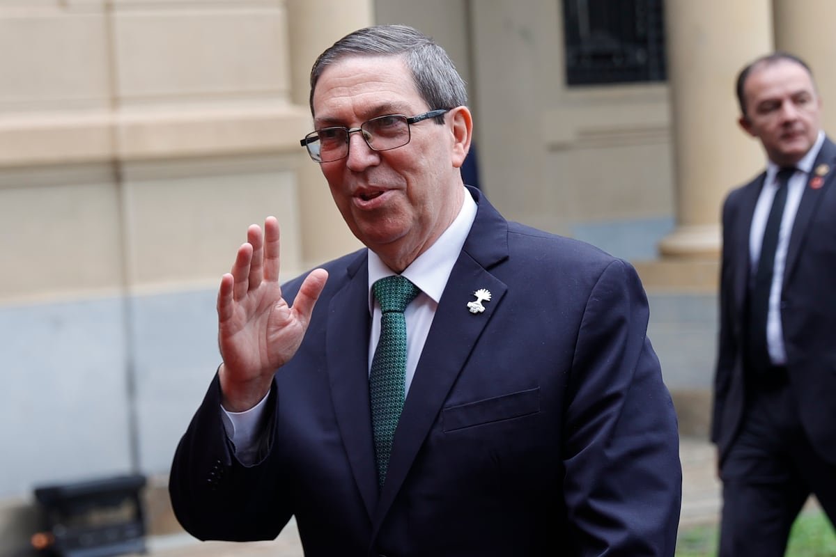 España promete a Cuba alimentos y medicinas ante la asfixia de Washington, pero no petróleo | España