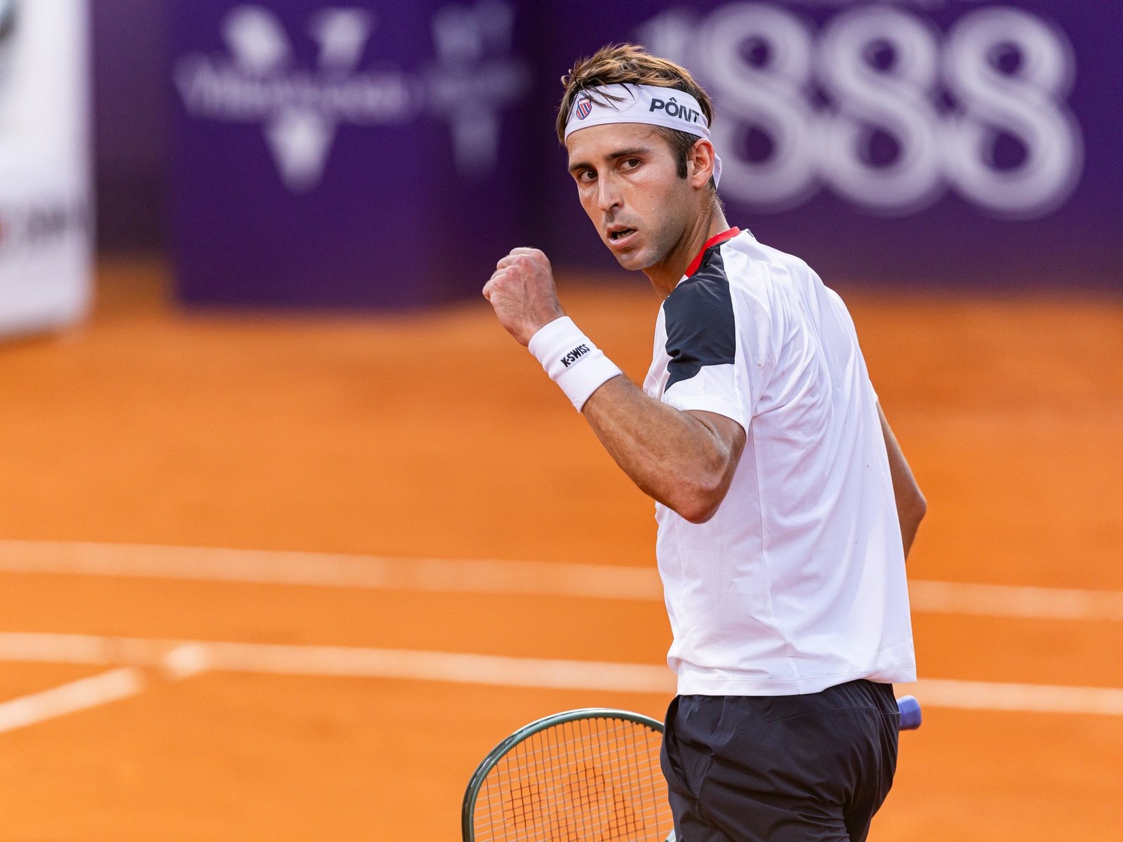 Etcheverry le ganó una batalla albiceleste a Burruchaga y quedaron cerca del récord del partido más largo de la historia del torneo