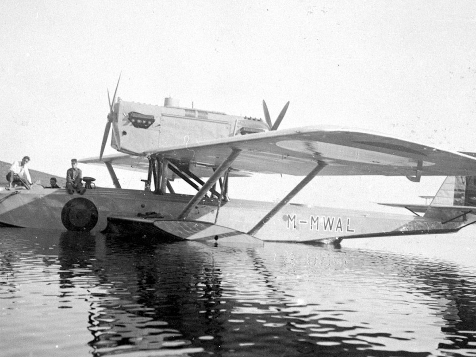 Exhibición aérea en Buenos Aires para recordar la travesía del hidroavión Plus Ultra