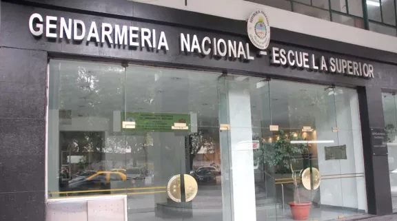 Explotó un paquete bomba en la escuela de Gendarmería: varios heridos