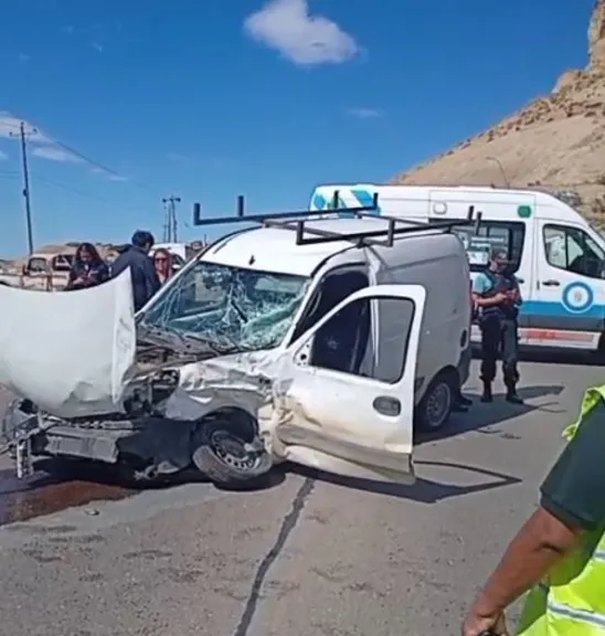 Fuerte choque camino a Laprida