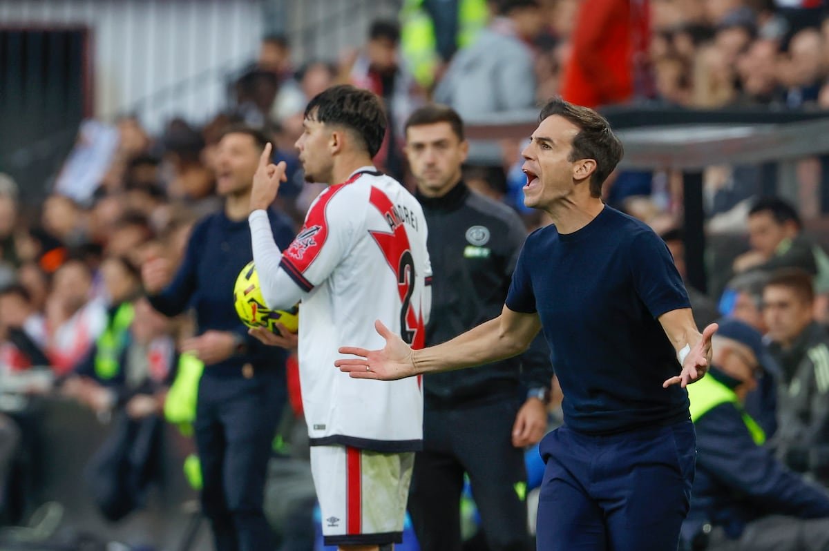 Iñigo Pérez, irritado por el traslado del Rayo - Atlético a Leganés: “Este partido sí se podía haber jugado en Vallecas” | Fútbol | Deportes