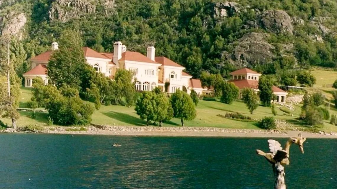 Lago Escondido: una nueva marcha reaviva el debate por el acceso público y el rol del Estado