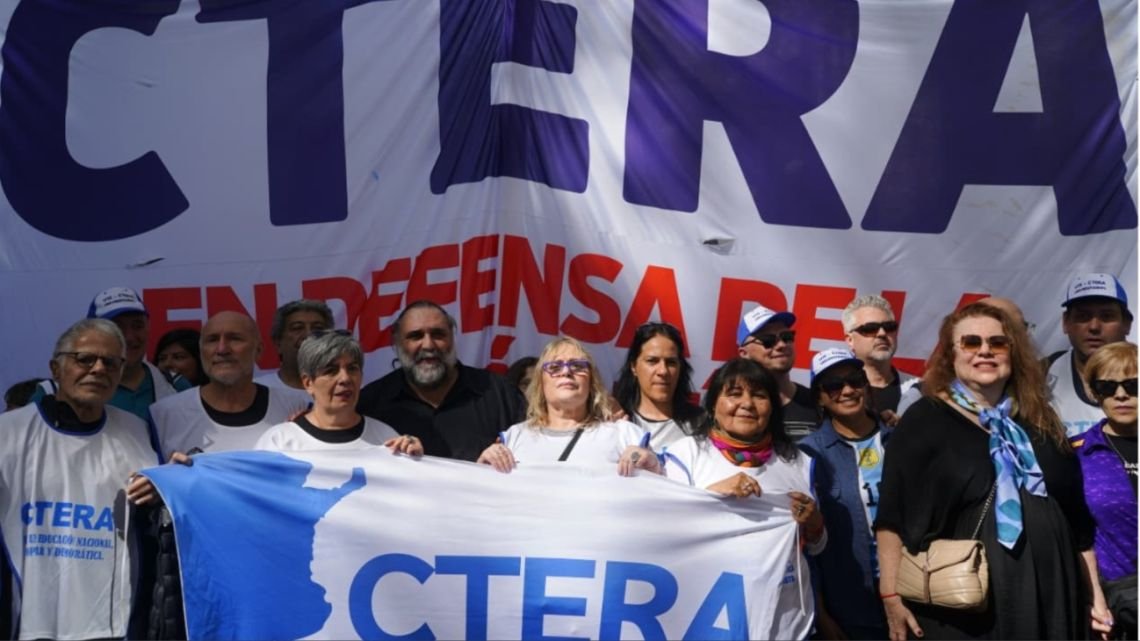 Los gremios docentes de la CGT se suman al paro nacional de CTERA el 2 de marzo y peligra el comienzo de clases