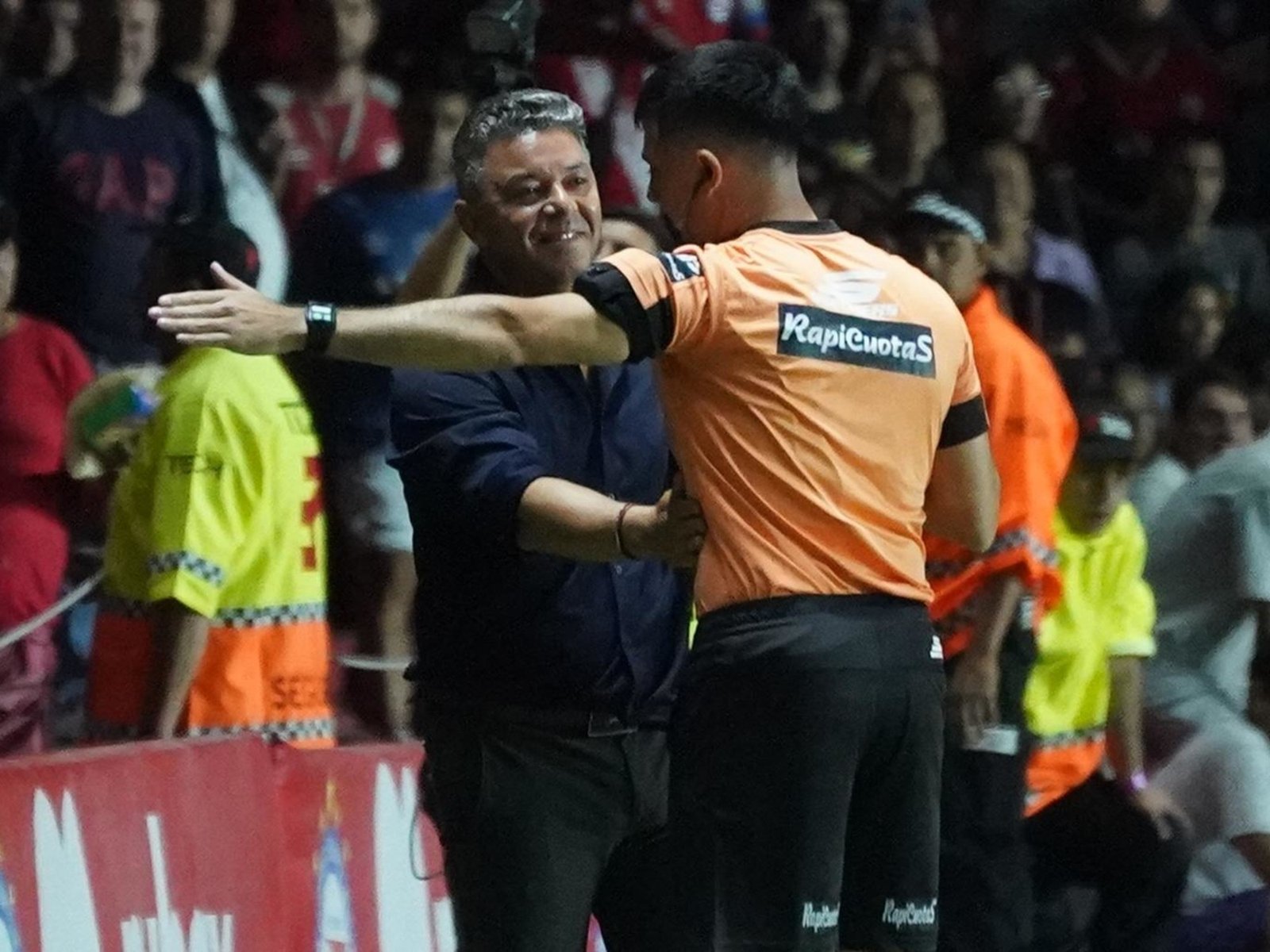 "Mala persona sos vos, que hiciste echar a Demichelis"