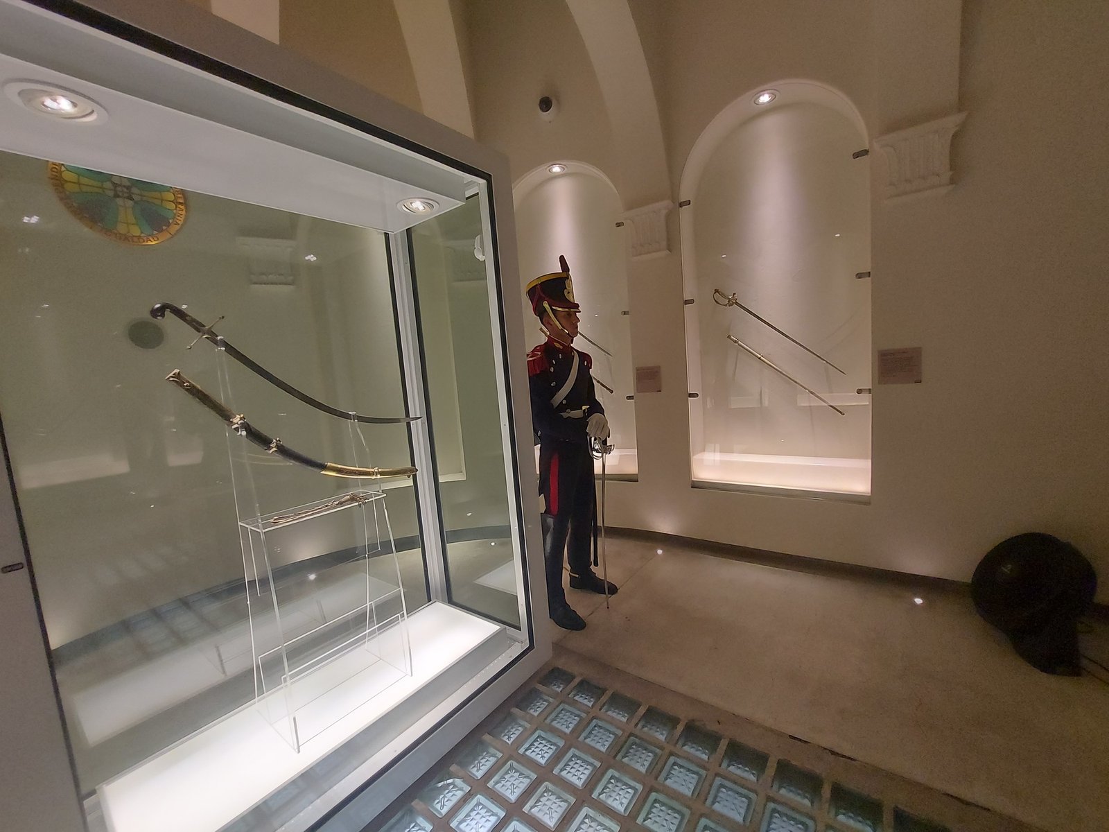 Milei firmó el decreto que lo transfiere y renunció la directora del museo