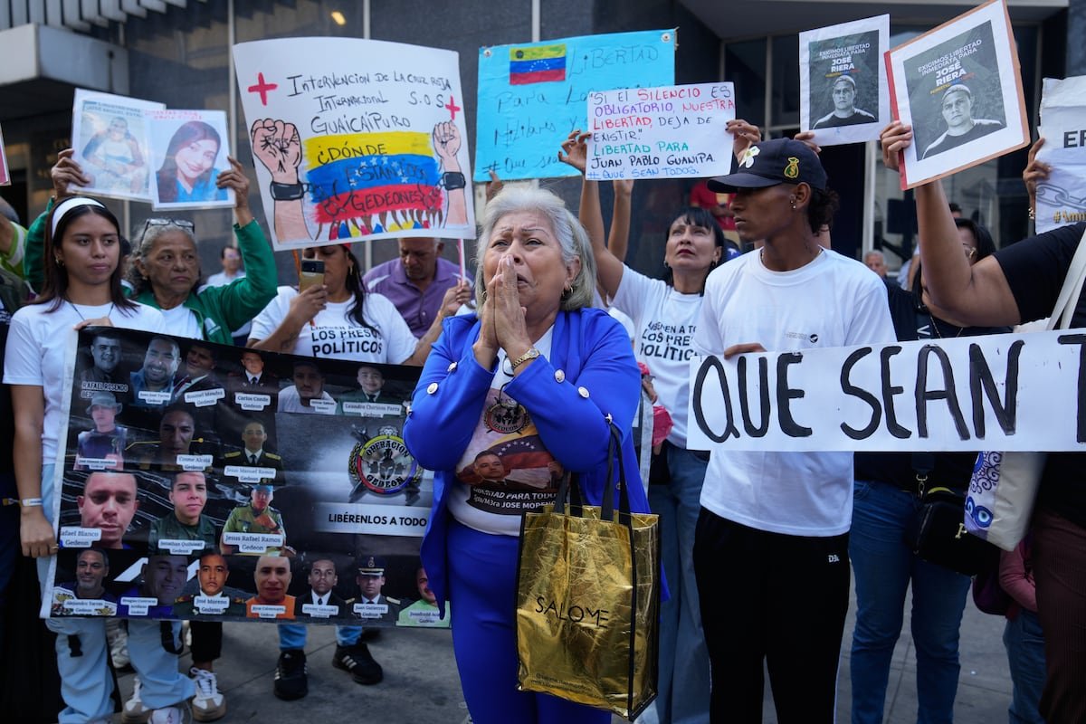 Nuevas protestas frente a la Asamblea Nacional en Venezuela: “La ley de amnistía excluye a la mitad de los presos políticos”