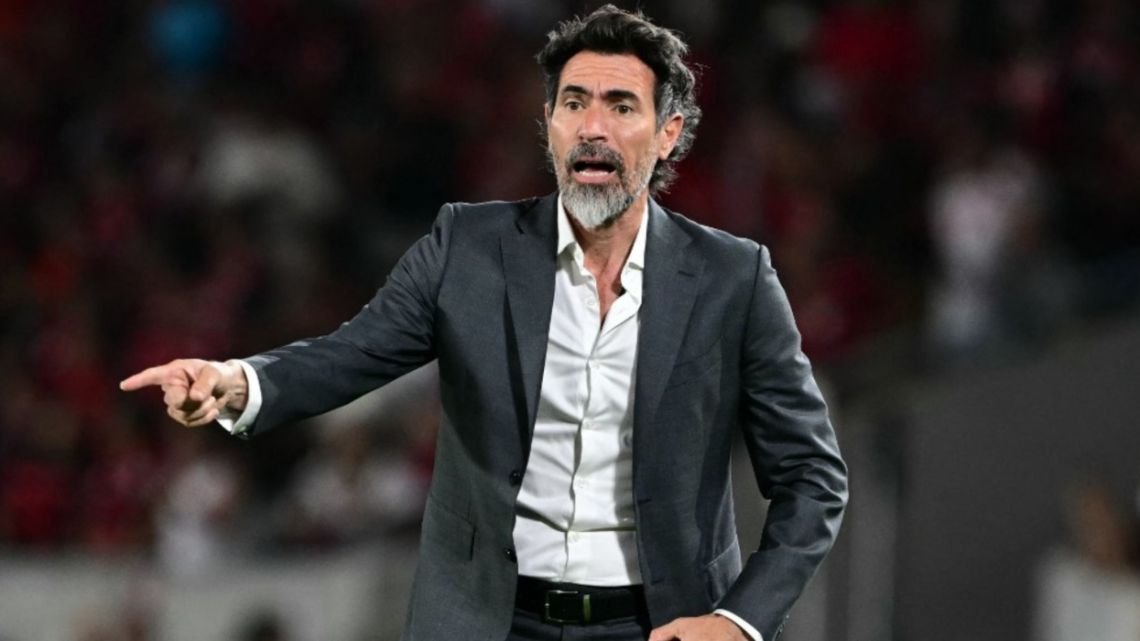 Por qué Eduardo Domínguez se marcha de Estudiantes de La Plata