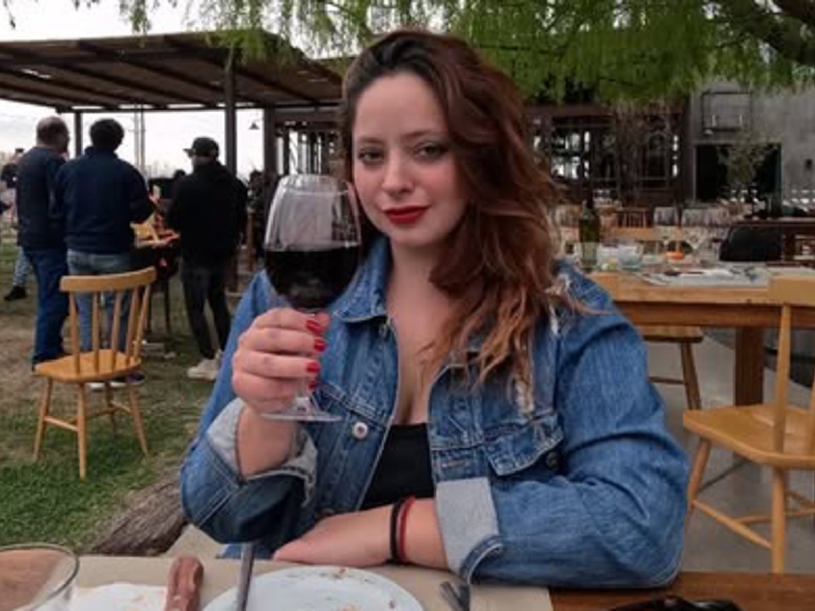 Quién es Sofía Devries, la joven que desapareció mientras buceaba en Puerto Madryn y siguen buscando