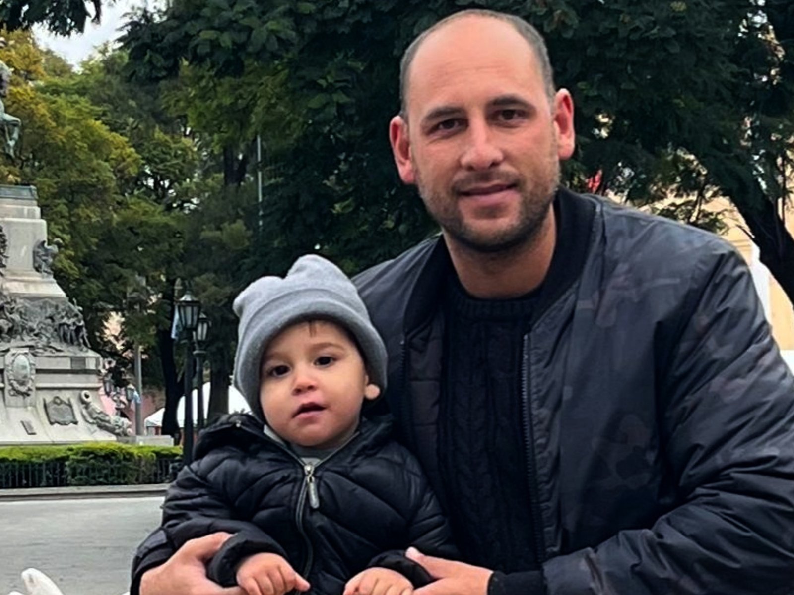 Se fueron a Florianópolis, su hijo de 2 años empezó a sentirse mal y le descubrieron un cáncer muy avanzado