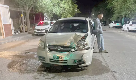 Taxista al hospital tras chocar con auto conducido por joven alcoholizado