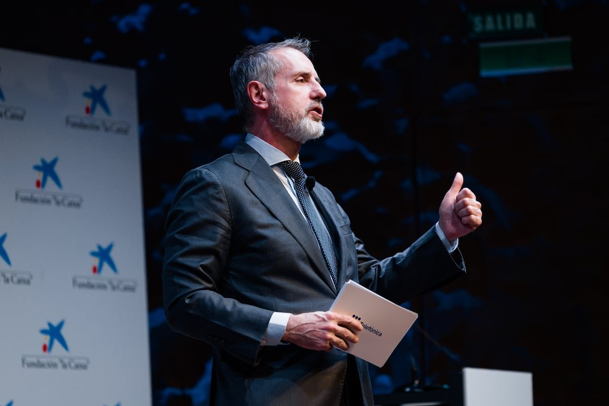 Telefónica vende su filial de Chile al fondo NJJ y al operador Milicom por hasta 1.156 millones, más 479 millones de deuda | Empresas