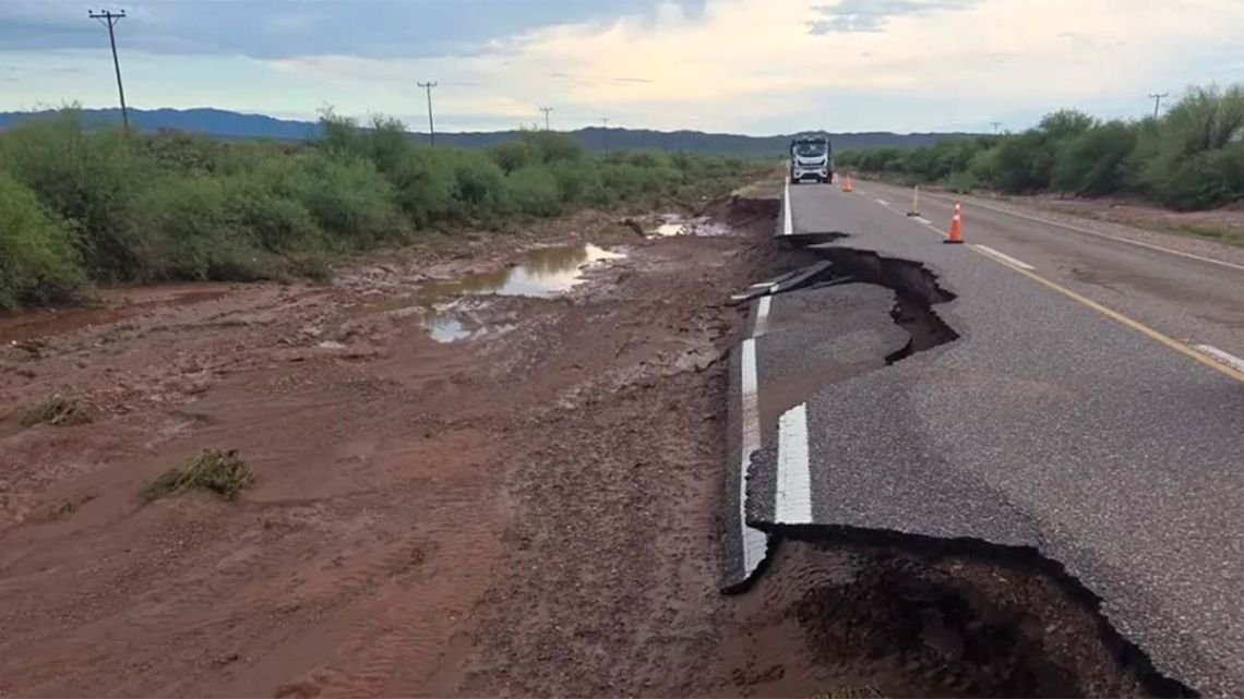 Tuvieron que cortar la ruta 141 en San Juan después de un fuerte temporal
