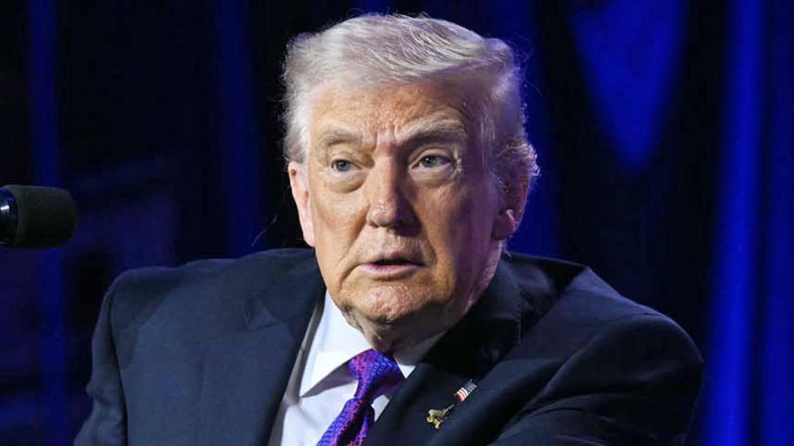 Una jueza ordenó a la administración de Trump reinstalar una muestra sobre esclavitud y citó la novela “1984” en su fallo