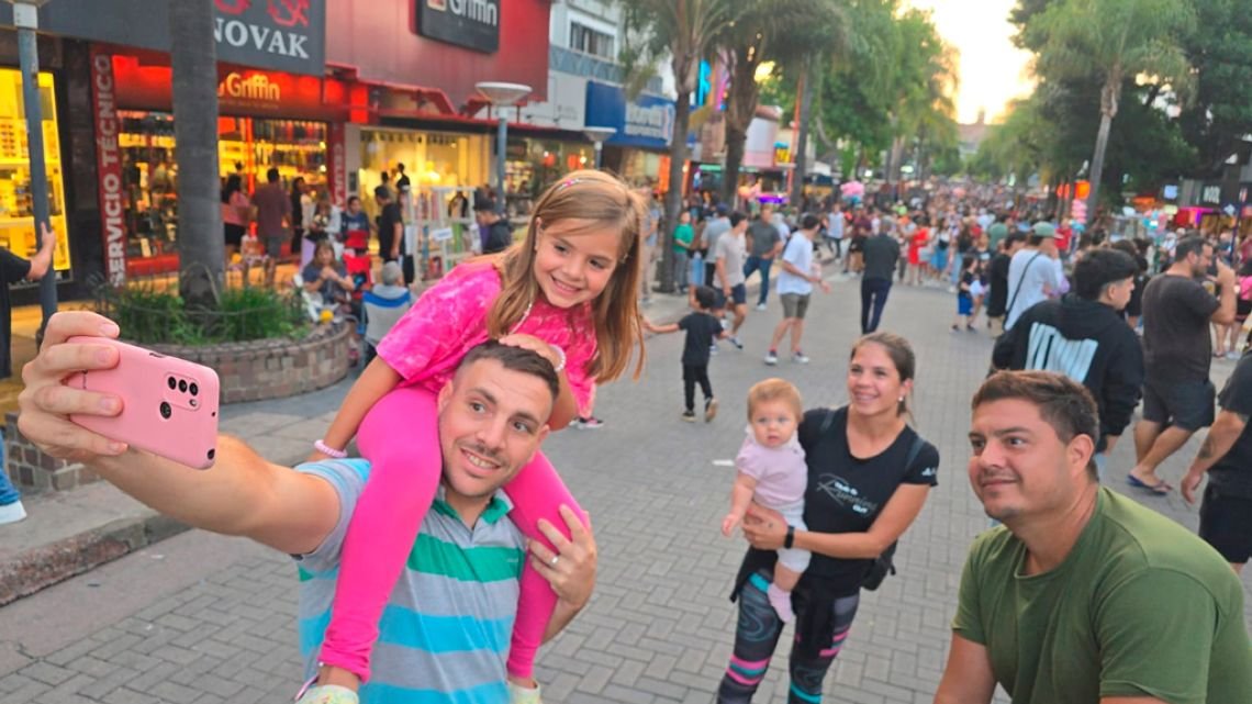 Verano 2026: viajaron 30,7 millones de argentinos con una estadía de 3,6 noches y un gasto de $97 mil por día