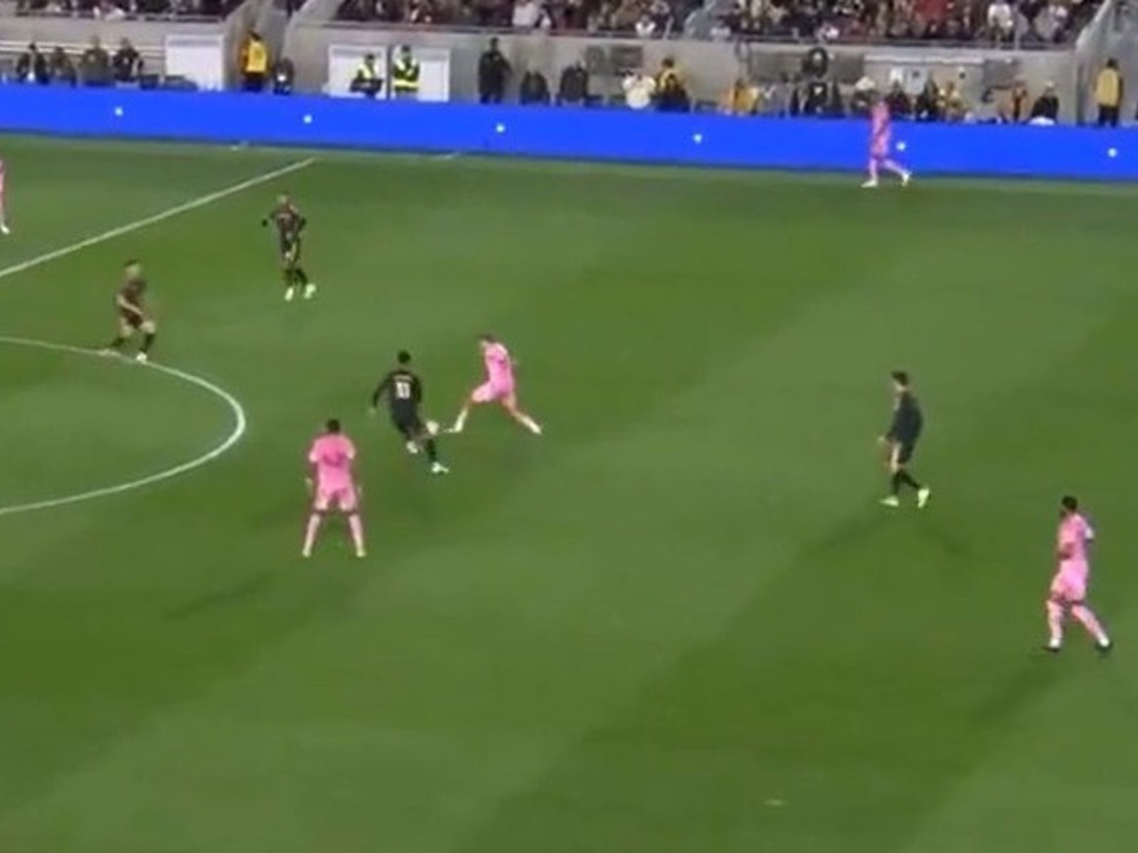 Video: la pérdida de De Paul que generó el 1-0 de LAFC en la derrota del Inter Miami :: Olé