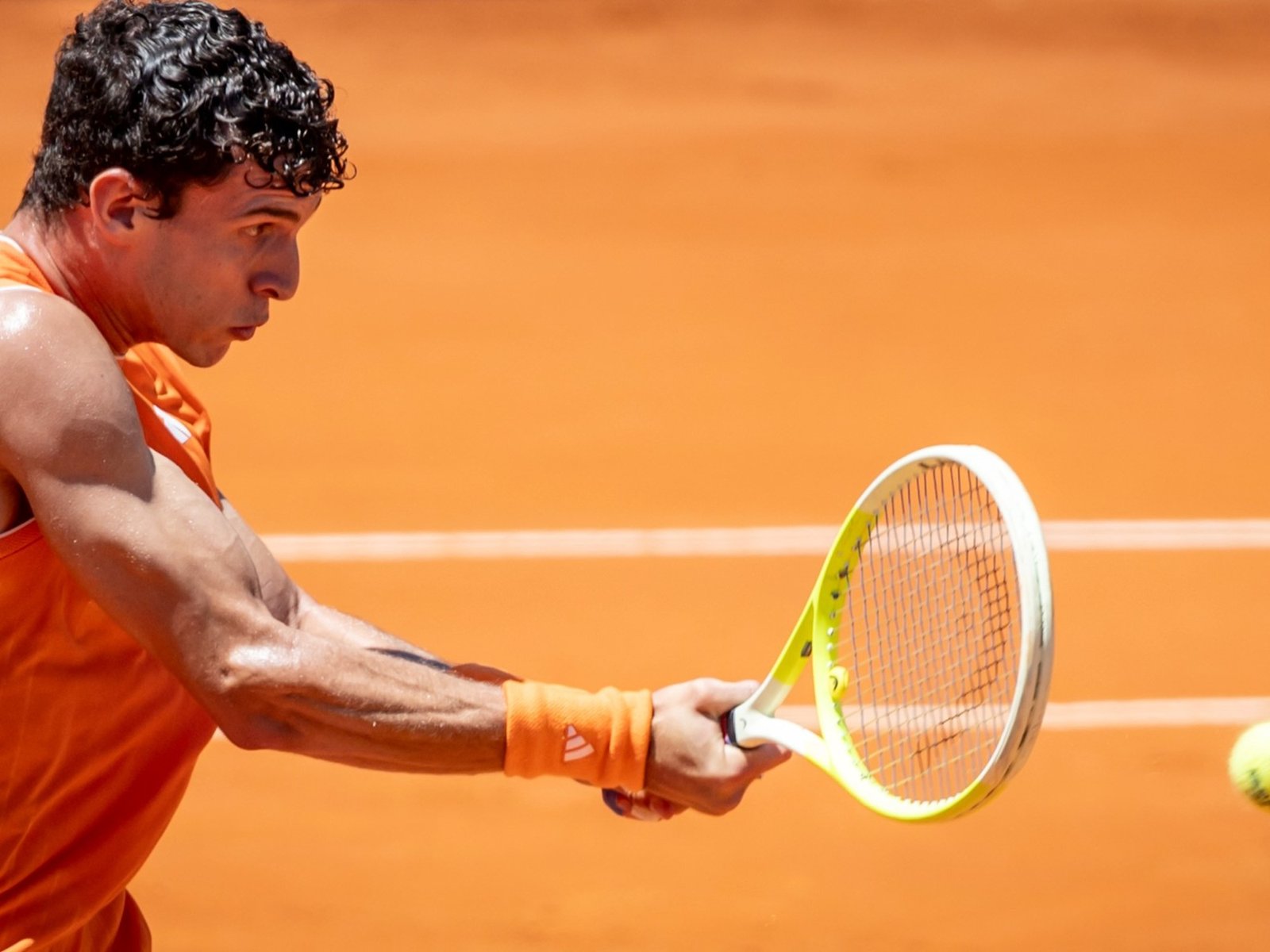 batacazo de Juan Manuel vs el subcampeón del Argentina Open y su hermano Francisco debutó con triunfo