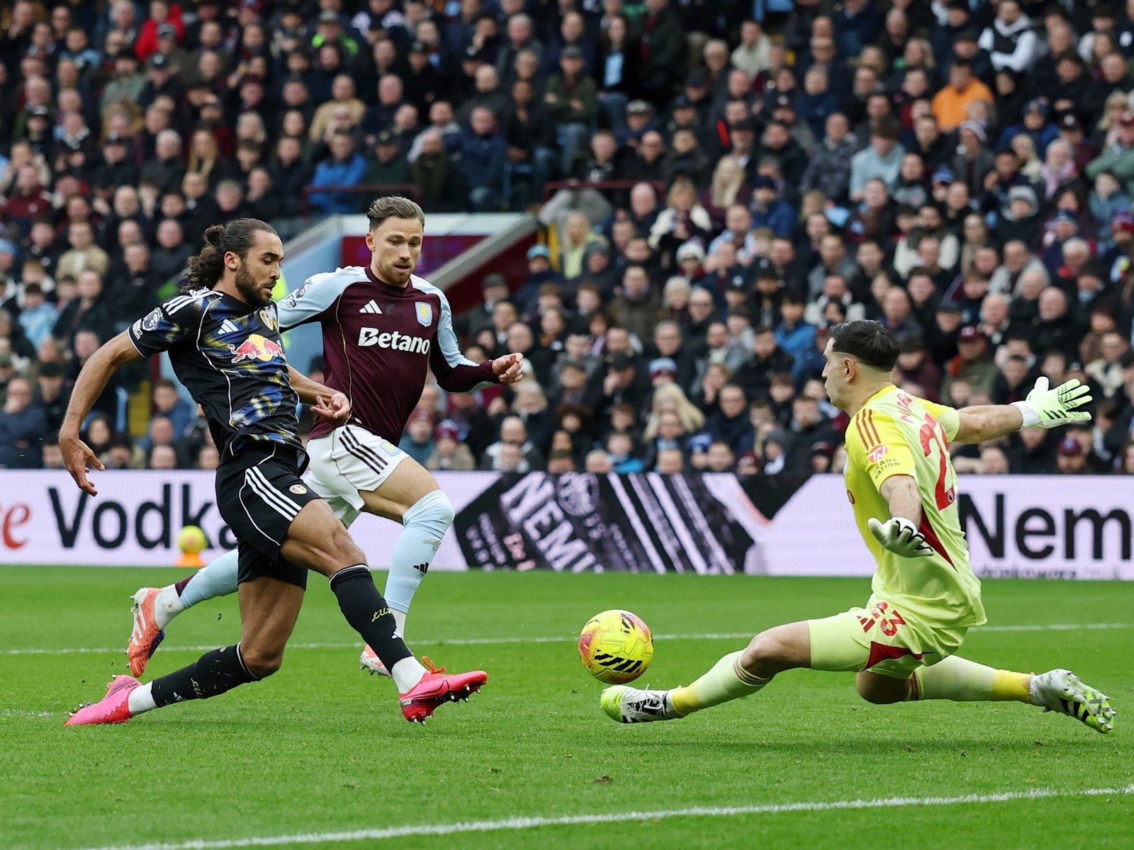 bomba al ángulo desde 30 metros