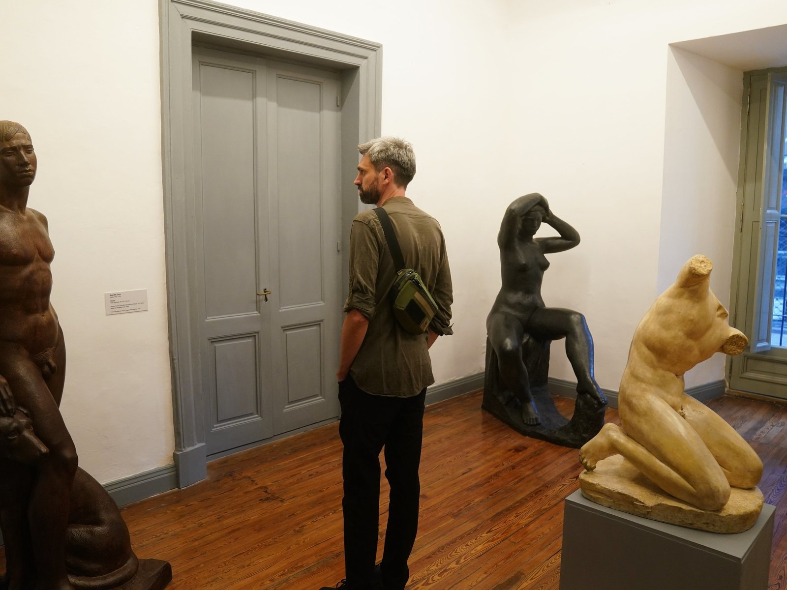 esculturas del Palais de Glace salen de la reserva y se muestran en la Manzana de las Luces