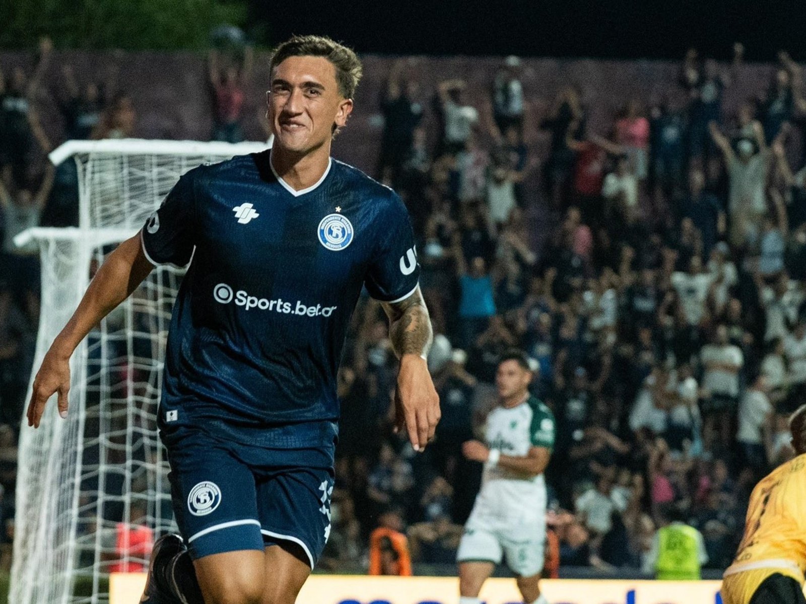 la “Lepra” volvió a ganar y mira a todos desde arriba en el Torneo Apertura 2026