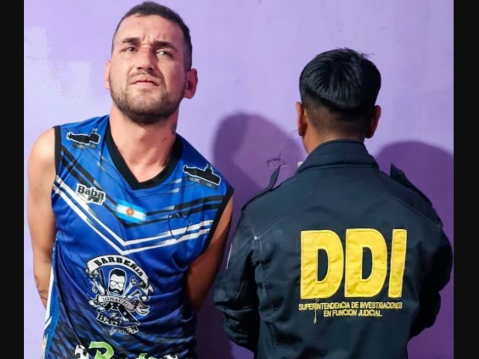 lo buscaban por robo agravado y lo encontraron escondido dentro de un freezer