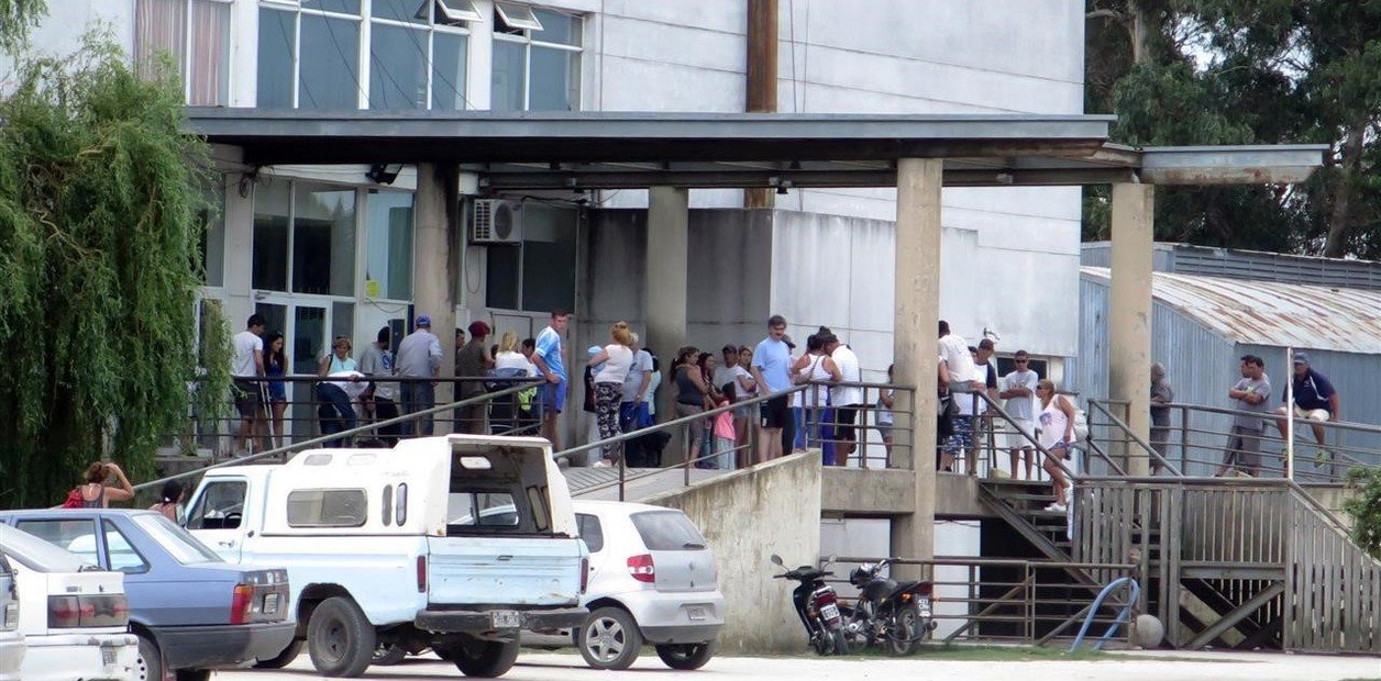 lo patearon repetidas veces en la cabeza