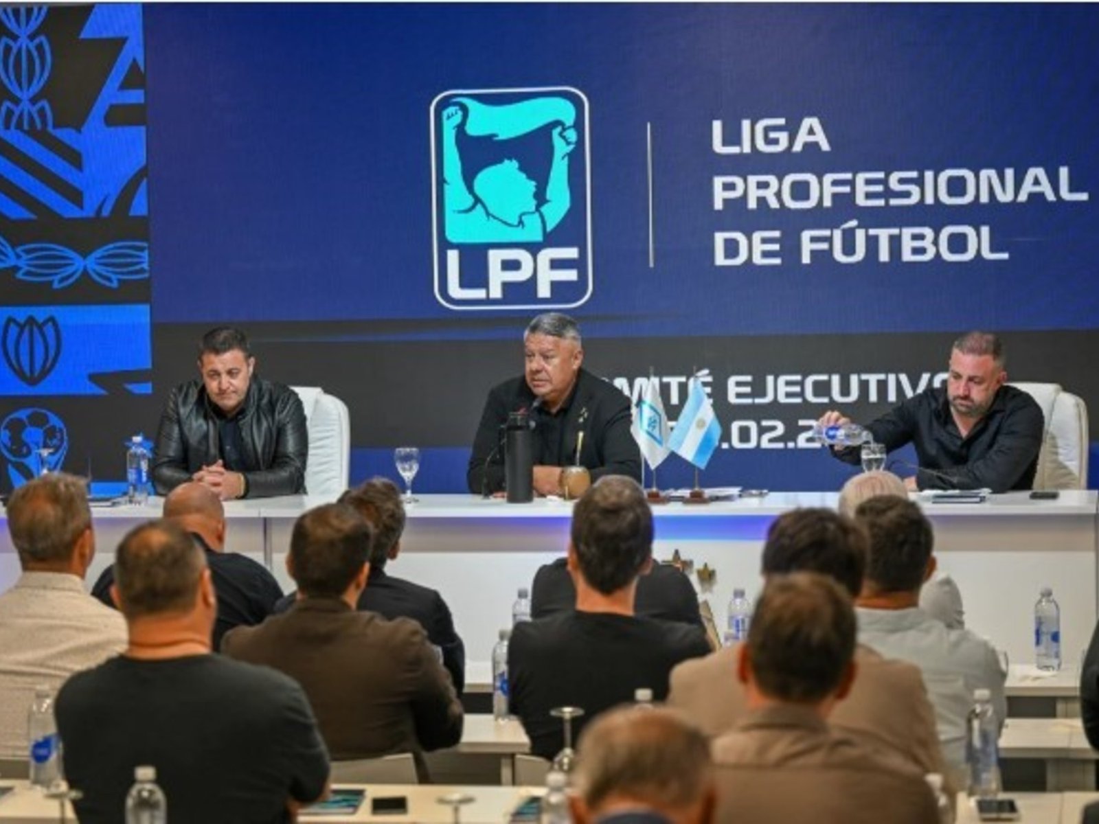 los clubes pidieron parar el fútbol y se suspendería una fecha del Torneo Apertura