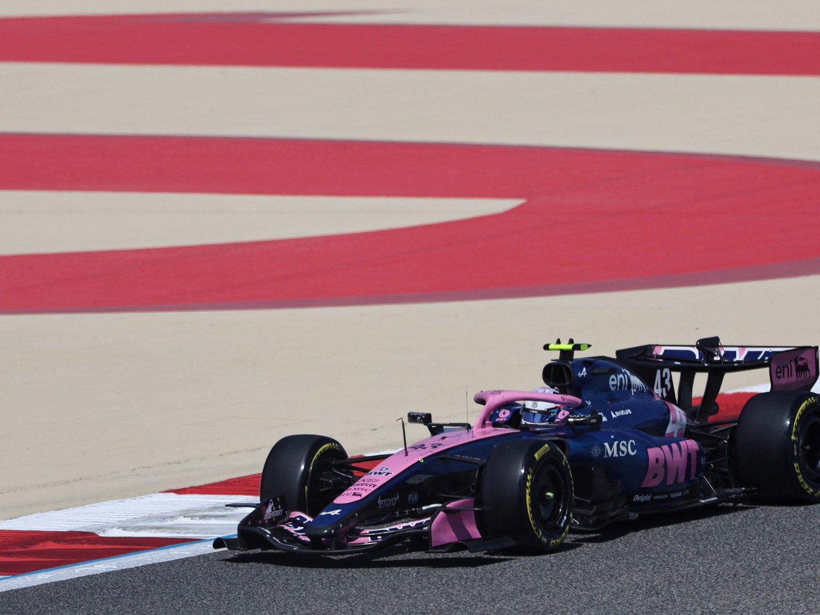 más de 100 vueltas y un positivo sexto puesto