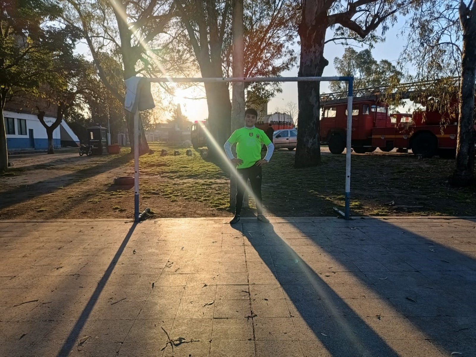 murió aplastado por un arco de fútbol y sus papás buscan que no le pase más a ningún chico