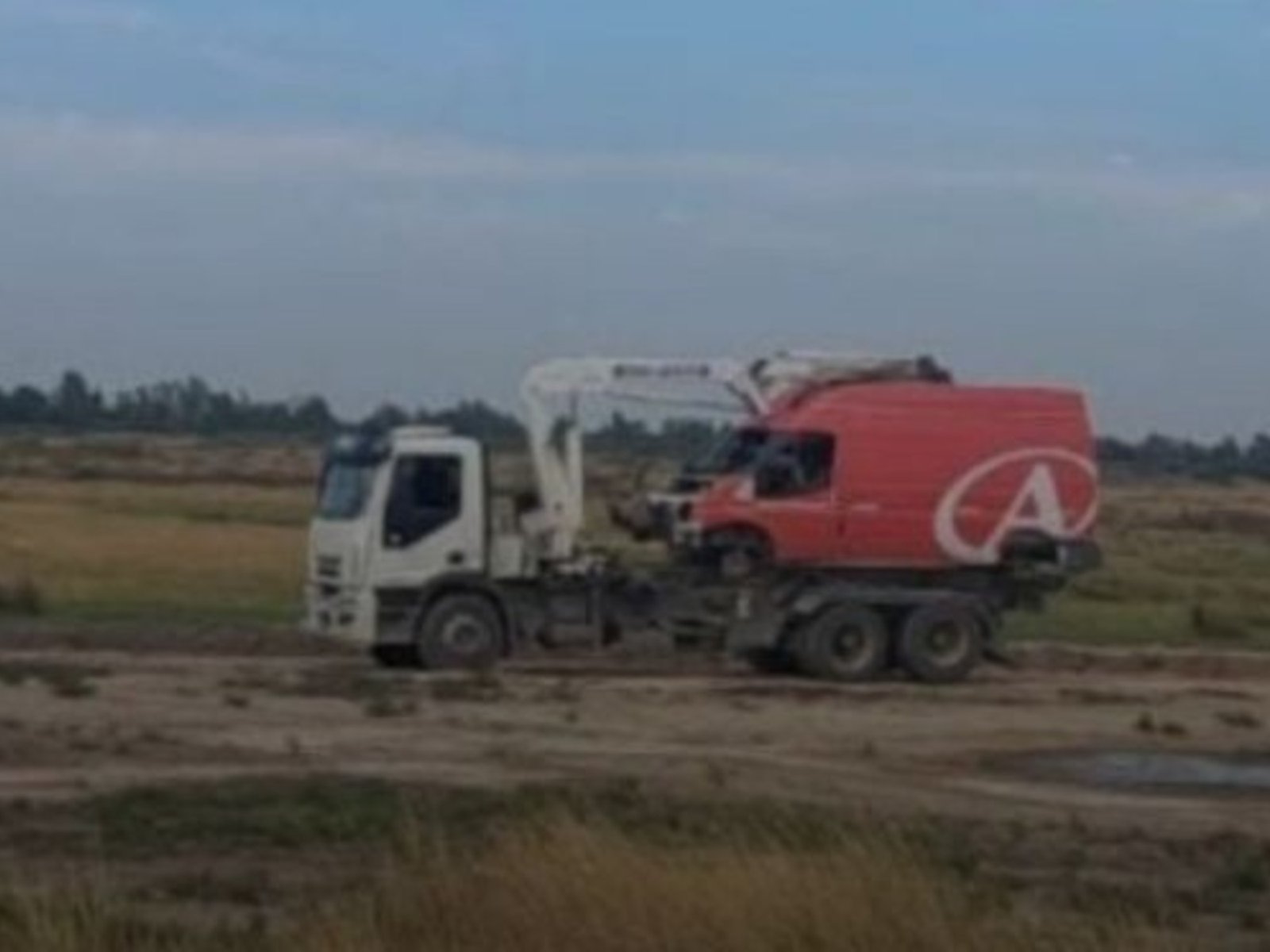 un año después, retiraron la camioneta de Andreani, símbolo de la tragedia por las inundaciones