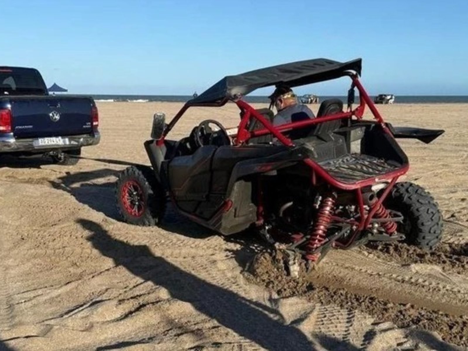 una joven de 25 años está en terapia intensiva tras volcar en los médanos de Villa Gesell