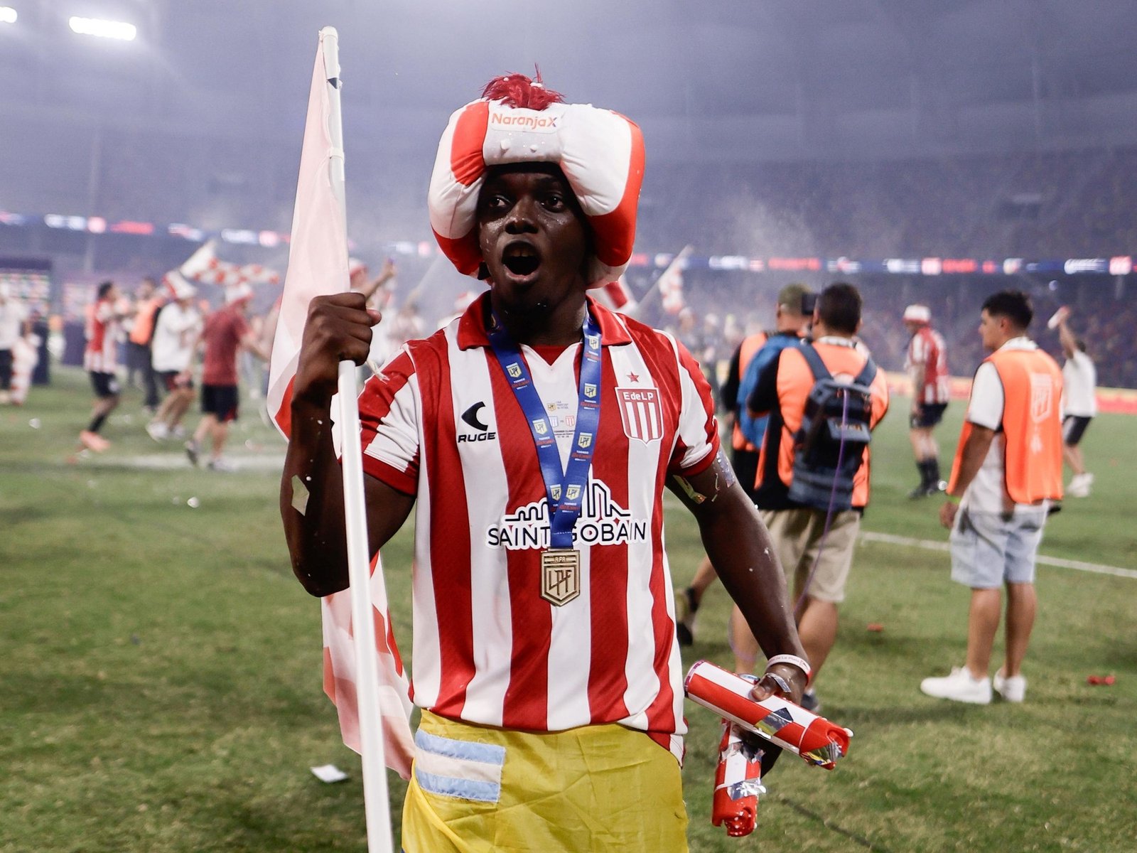 una vieja lesión apareció en una revisión médica privada y lo haría quedarse en Estudiantes