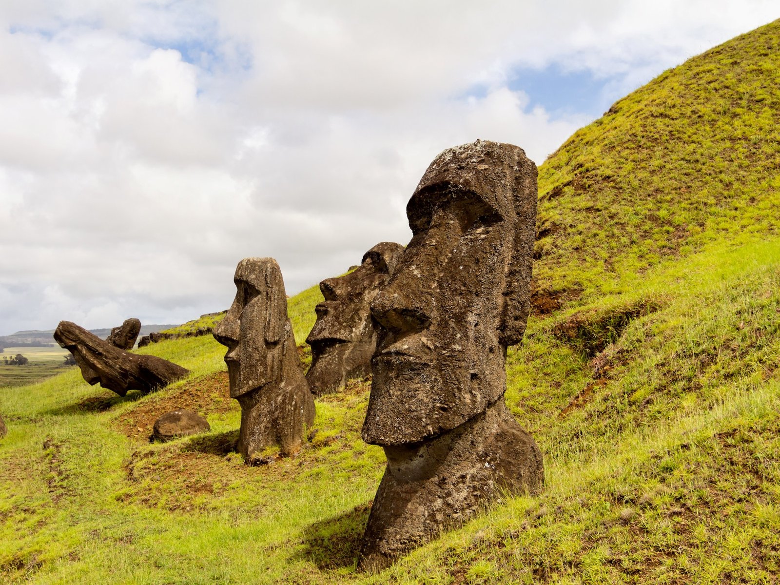 ¿"caminaban" las estatuas de la Isla de Pascua?