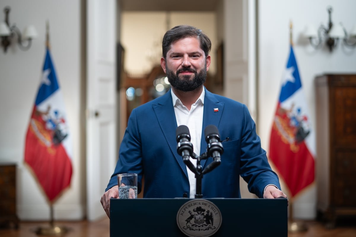 Boric, en su última cadena nacional: “La dignidad del expresidente Allende no se mancha por los errores que yo pueda haber cometido”