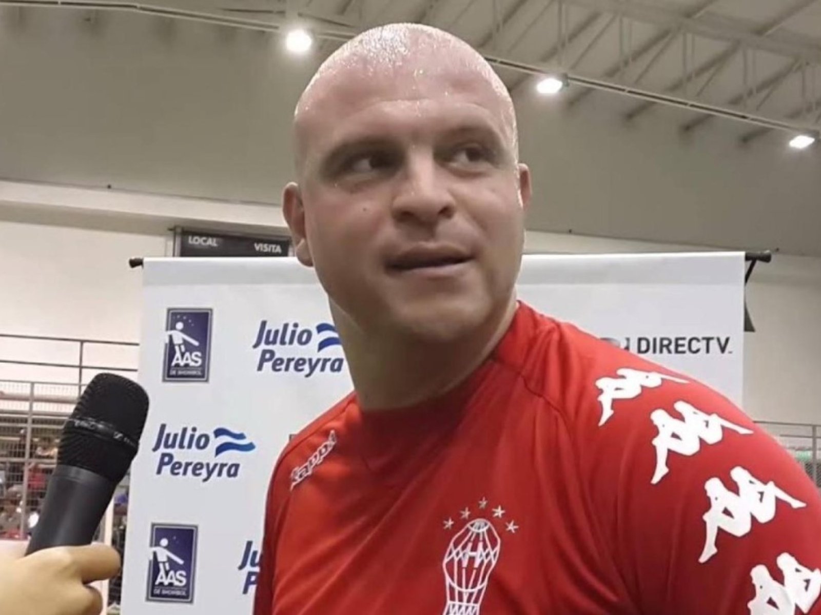 "Busco trabajo urgente de los que sea y lo que no sé lo aprendo"