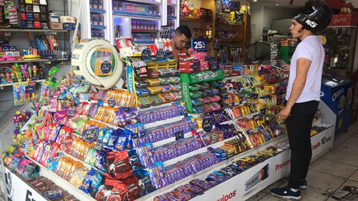 "Cierran 50 kioskos por día": cómo es cóctel explosivo según Ernesto Acuña