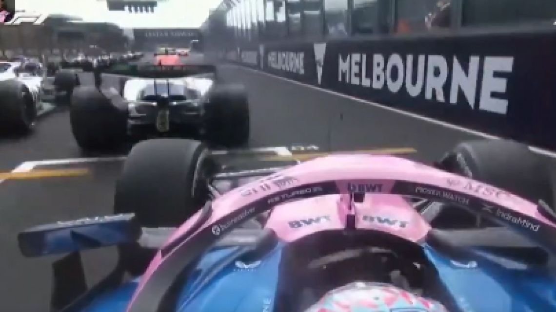 Colapinto tuvo una largada complicada en Australia y quedó en los últimos puestos