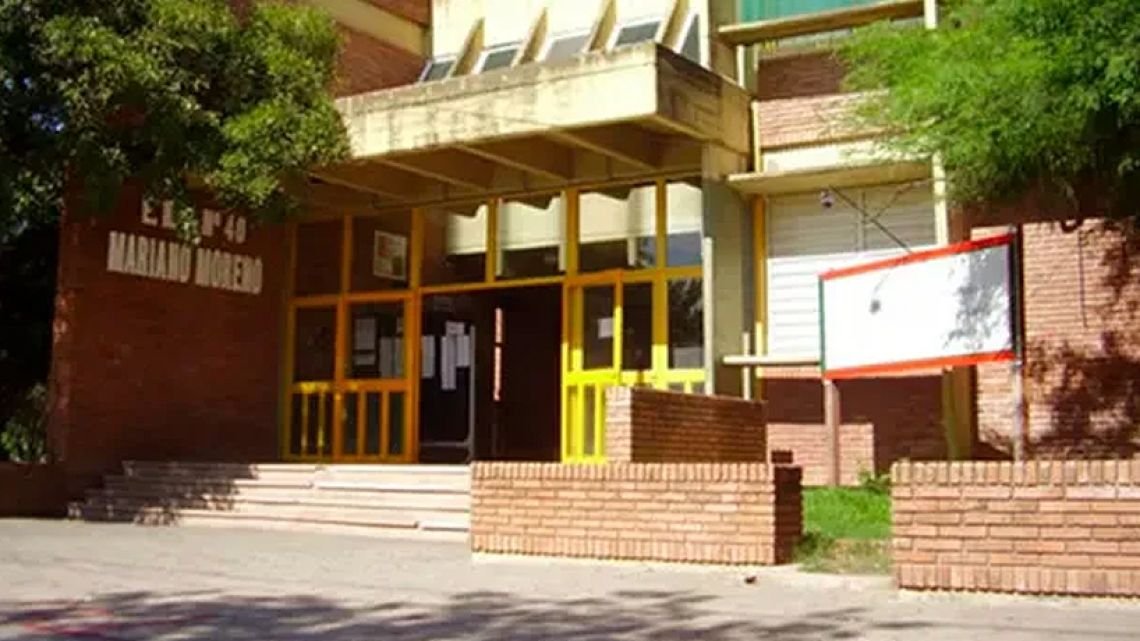 Cómo fue el tiroteo dentro de una escuela y qué se sabe del alumno que disparó