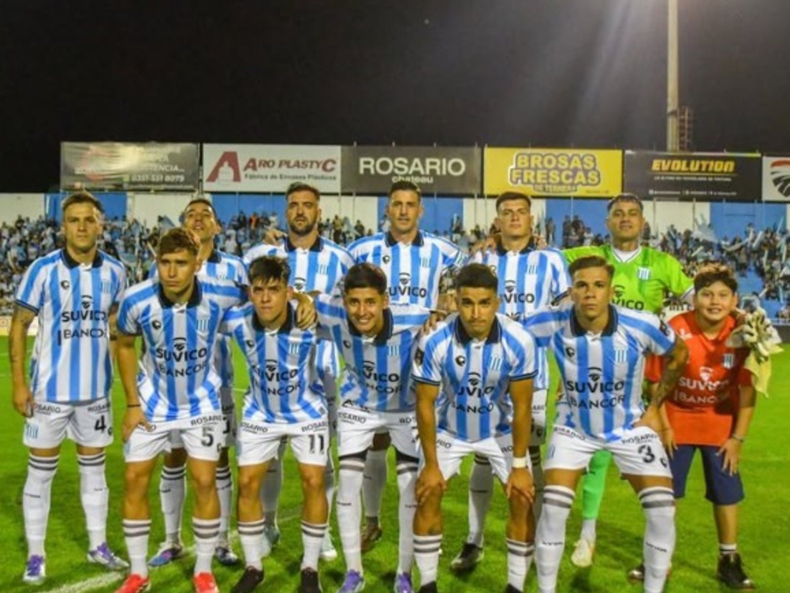 Con Centurión como titular, Racing (C) se lo dio vuelta a Almirante Brown :: Olé