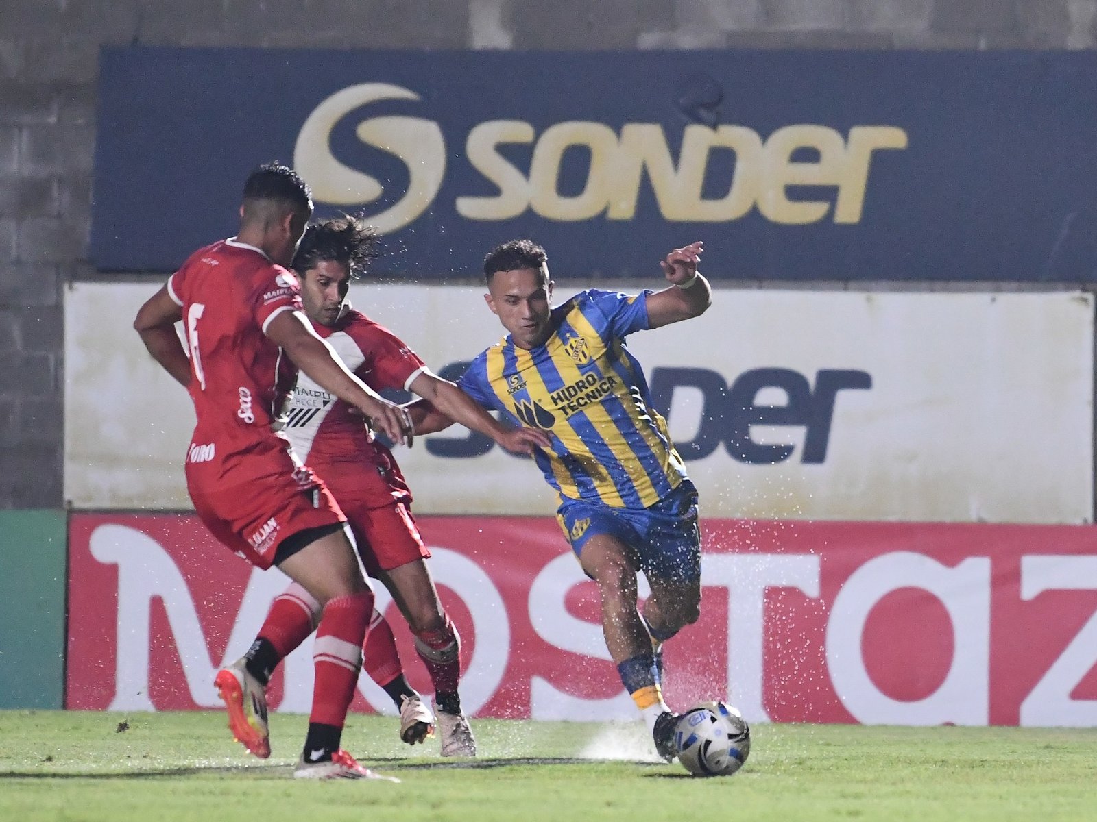 Con un doblete de Bisanz, Atlanta le ganó a Deportivo Maipú :: Olé