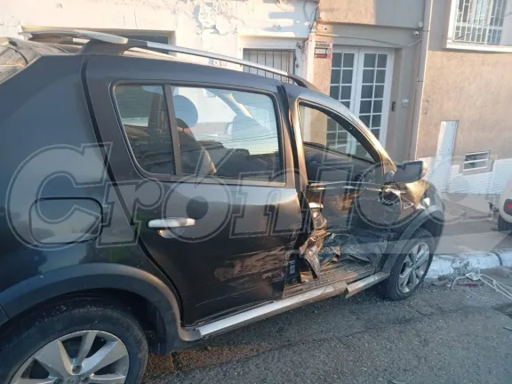 Conductor alcoholizado chocó tres autos estacionados