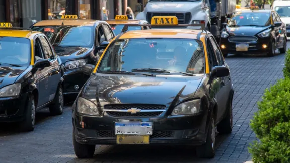 Denuncian a un taxista de Caleta Olivia por presunto acoso sexual