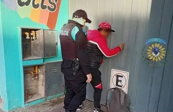 Detuvieron a una persona en el barrio Pueyrredón con pedido de captura