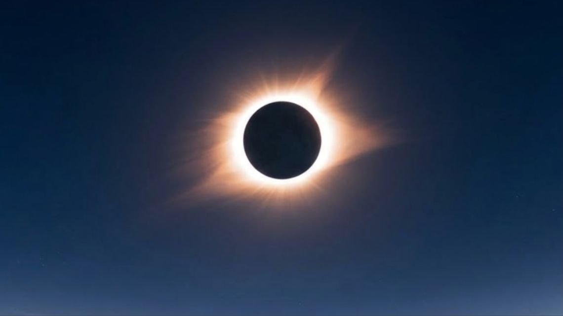 Eclipse solar total de 2026 en España e Islandia