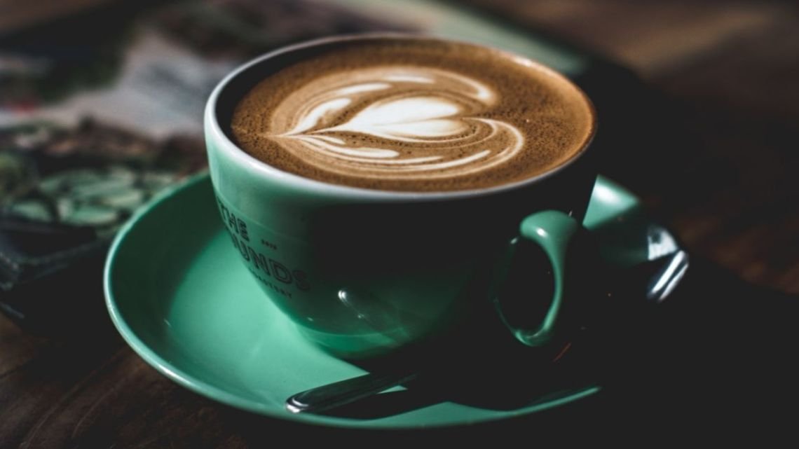 El café reduce un 18% el riesgo de demencia según un estudio de 43 años