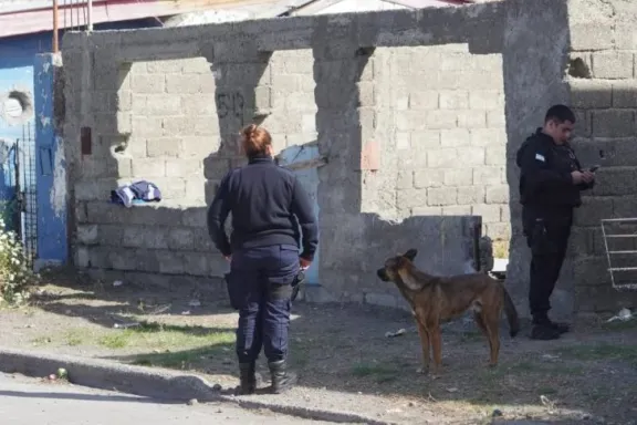 Hallaron a un hombre muerto dentro de una obra abandonada en Río Gallegos