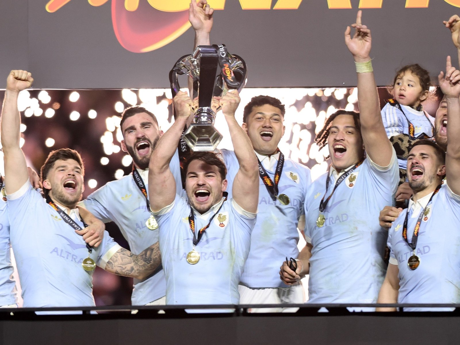 Inglaterra le metió un try en el último minuto y lo pudo dar vuelta en un final de locos